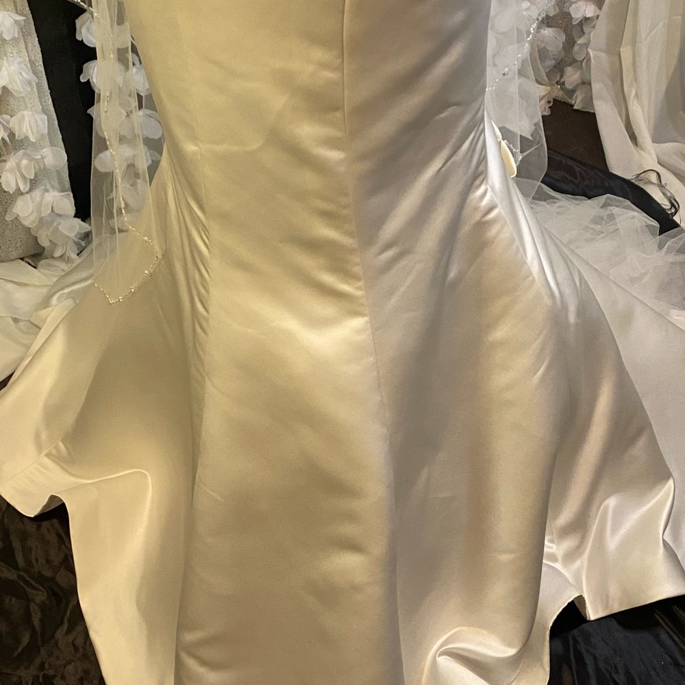 Truly Zac Posen Satin Gown - Picture 6 of 14